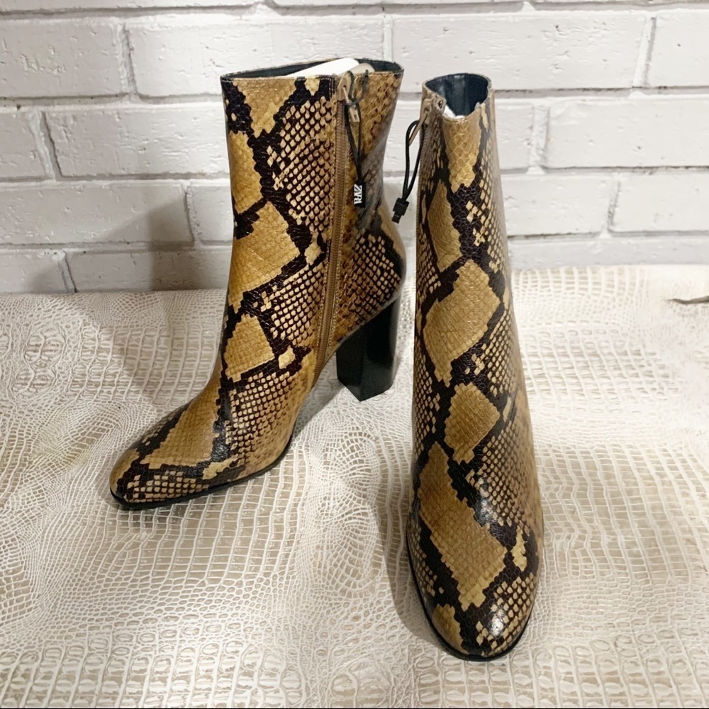 Zara Women’s Leather Animal Print‎ Ankle Booties
